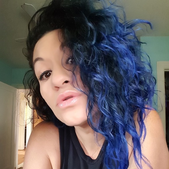 Meet your Posher, Tirzah - Picture 1 of 1